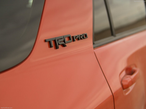Toyota 4Runner TRD Pro фото