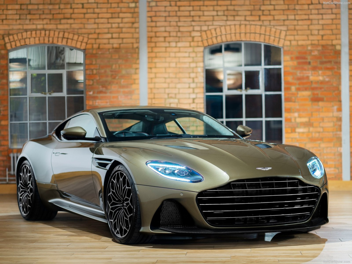 Aston Martin DBS фото 202210
