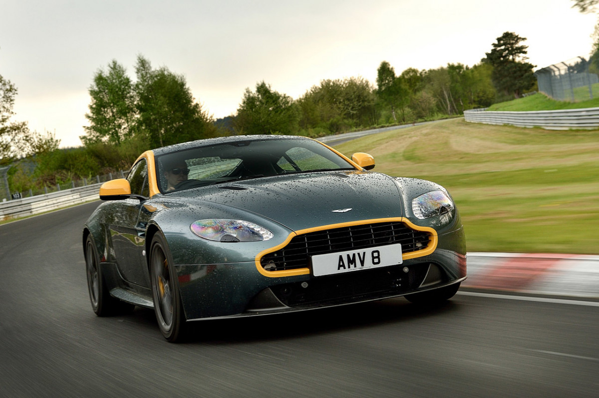 Aston Martin V8 Vantage GT фото 128769