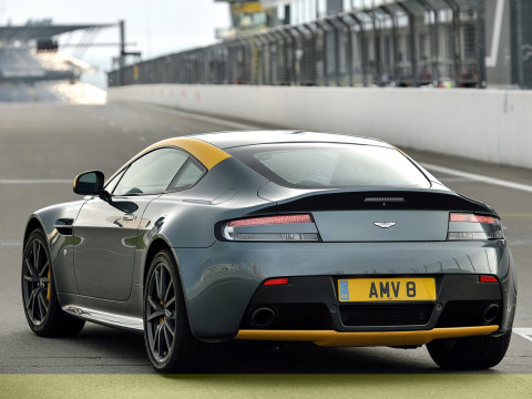 Aston Martin V8 Vantage GT фото