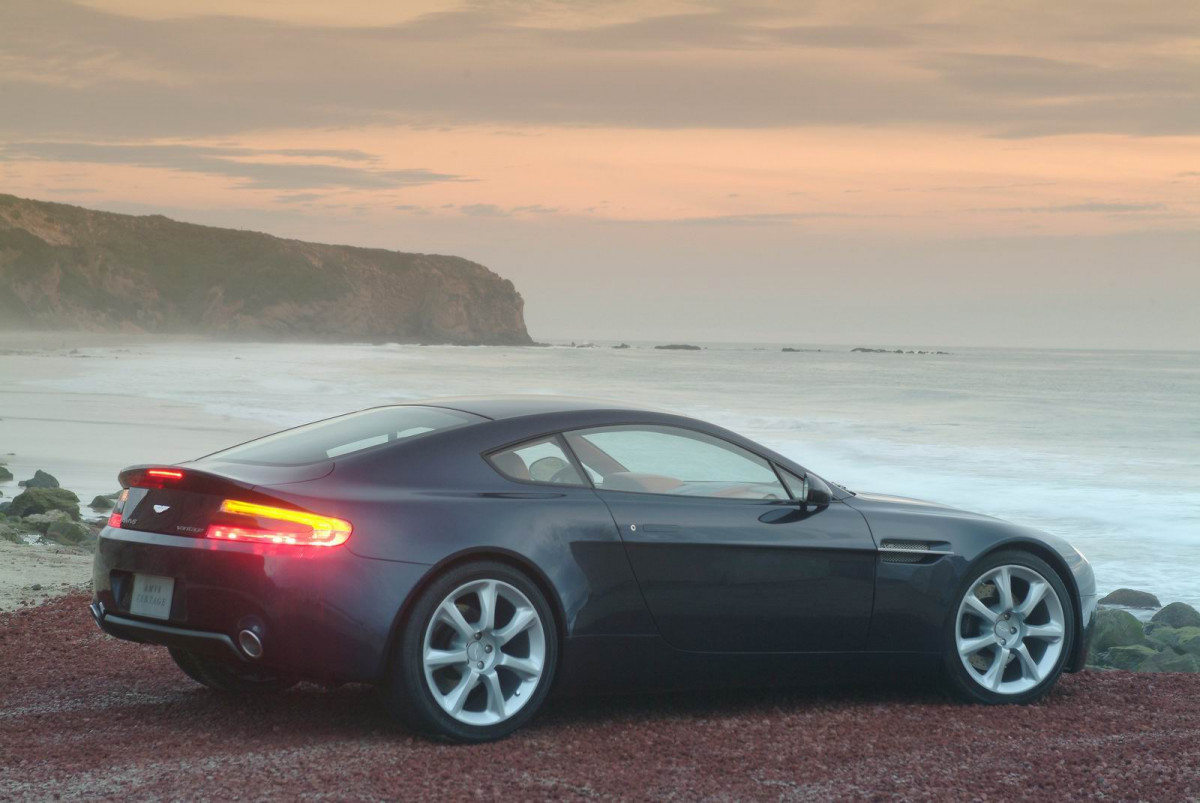Aston Martin V8 Vantage фото 13156