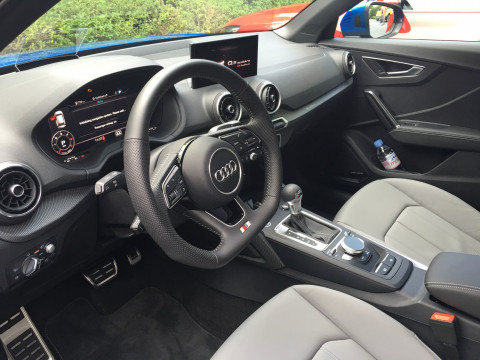 Audi Q2 фото
