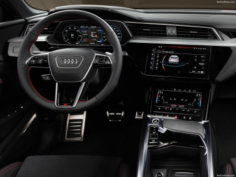 Audi Q8 e-tron фото