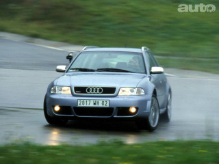 Audi RS4 фото