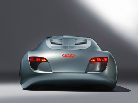 Audi RSQ фото