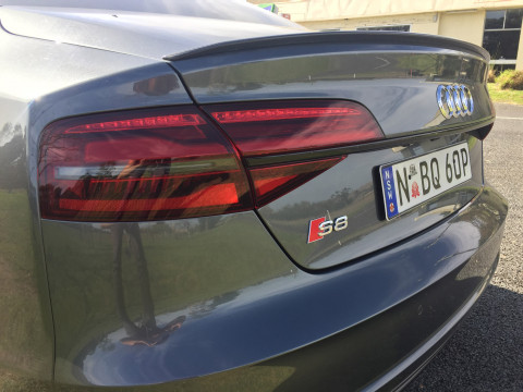 Audi S8 фото