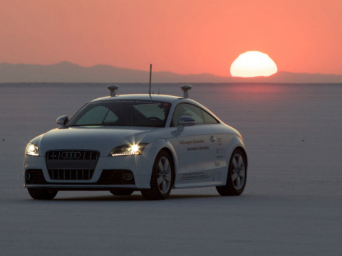 Audi TTS Autonomous фото
