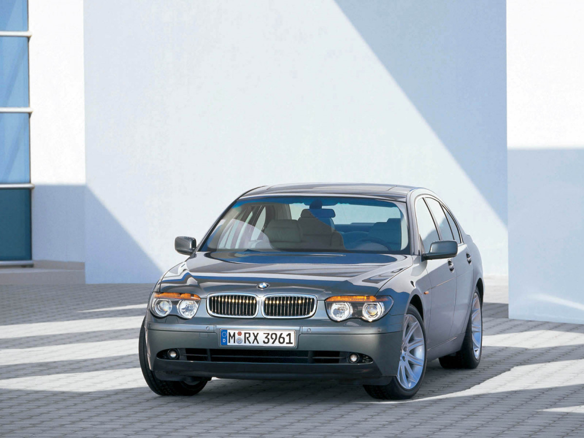 BMW 7-series фото 10104