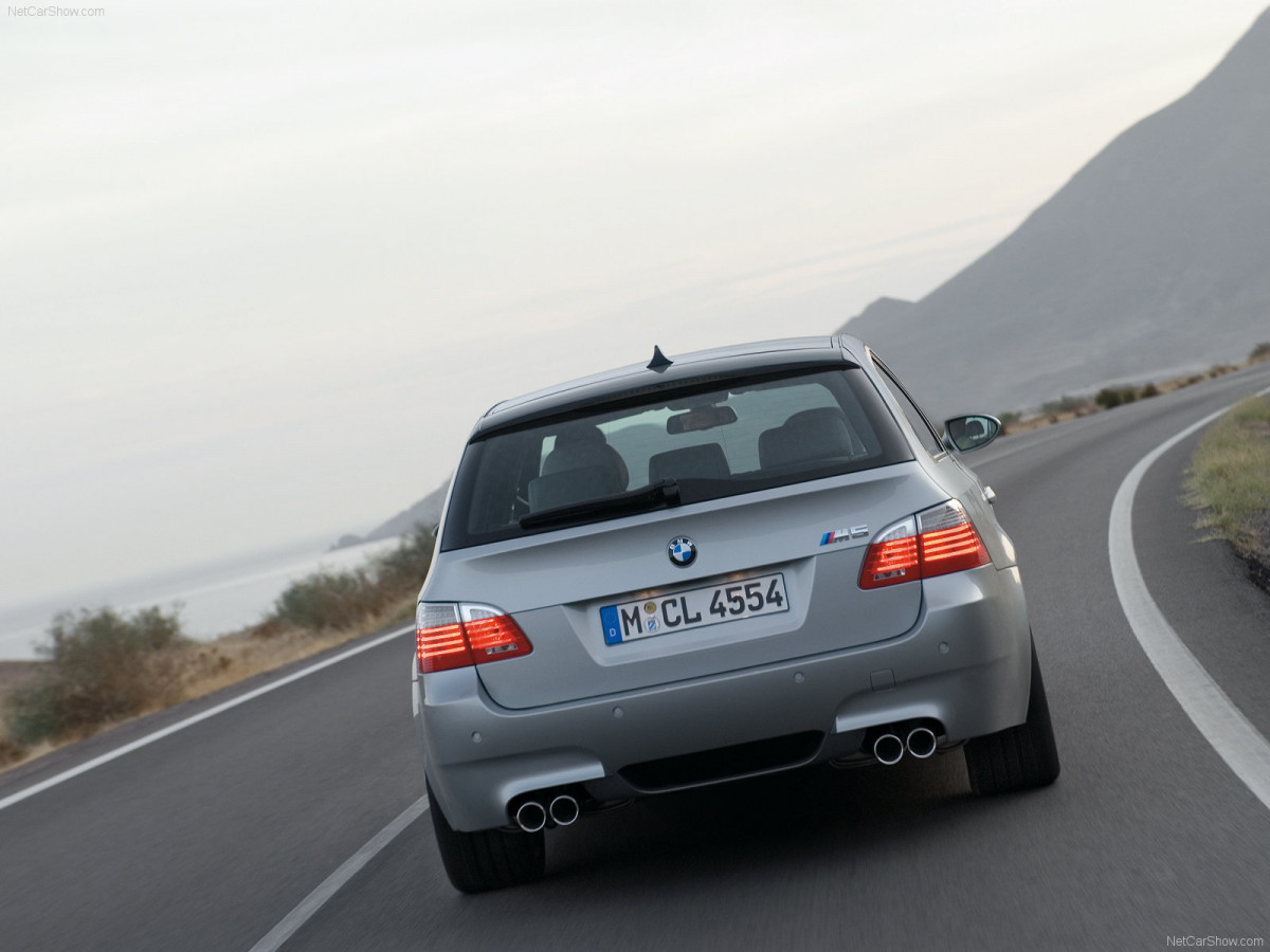 BMW M5 Touring фото 54239