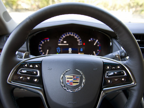 Cadillac CTS фото