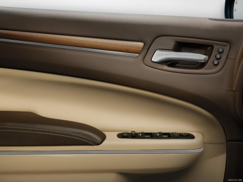 Chrysler 300 Luxury Series фото