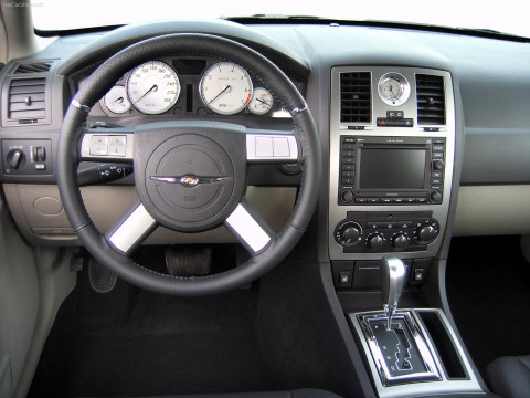 Chrysler 300C SRT-8 фото
