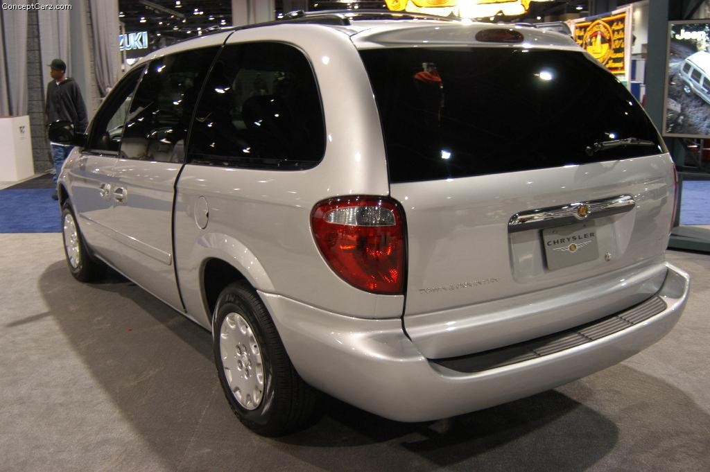 Chrysler Town and Country фото 20766