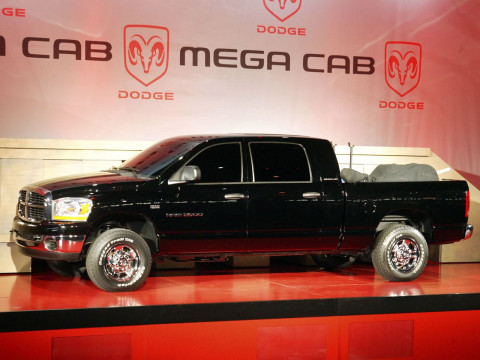 Dodge Ram Mega Cab фото