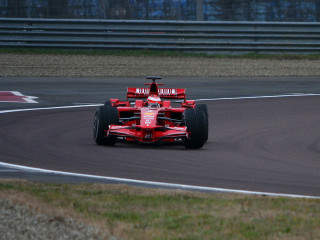 Ferrari F2008 фото