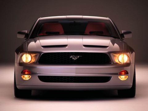 Ford Mustang GT фото