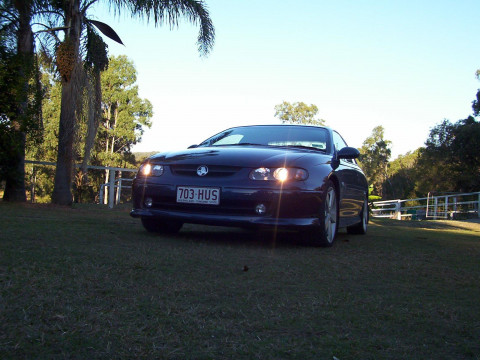 Holden Monaro CV8 фото