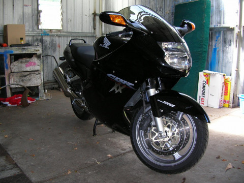 Honda CBR 1100XX Super Blackbird фото