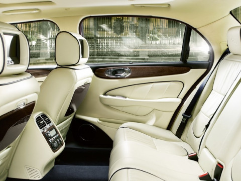 Jaguar XJ Portfolio Edition фото