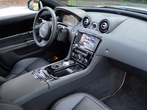 Jaguar XJR фото