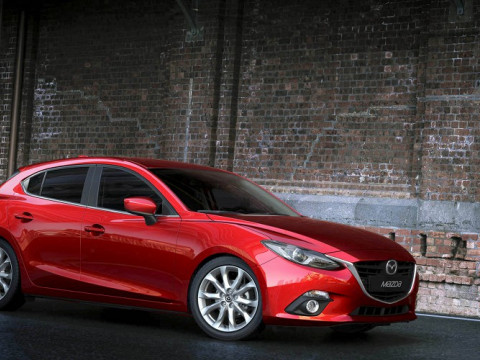 Mazda 3 Hybrid фото