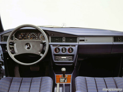 Mercedes-Benz C-Class W201 фото