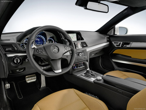 Mercedes-Benz E-Class Coupe фото