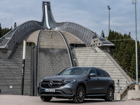 Mercedes-Benz EQC фото
