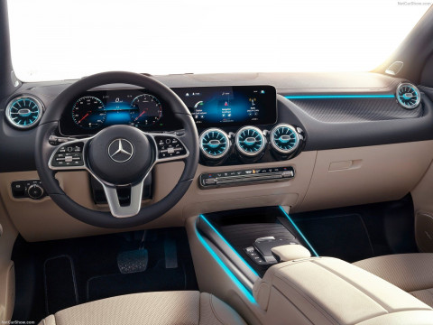 Mercedes-Benz GLA фото