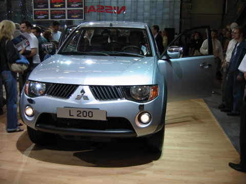 Mitsubishi L200 фото