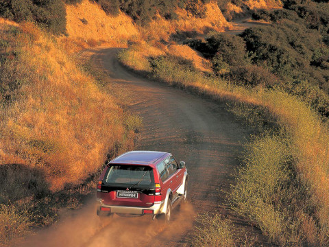 Mitsubishi Pajero Sport фото