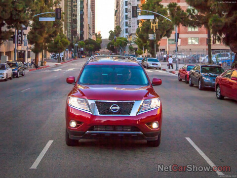 Nissan Pathfinder фото