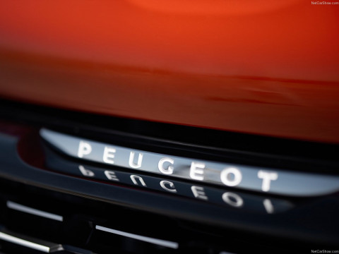 Peugeot 208 фото