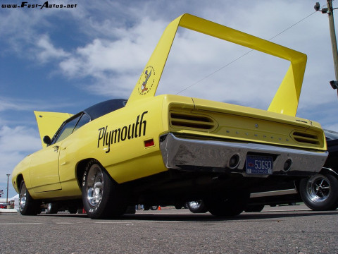Plymouth Road Runner Superbird фото