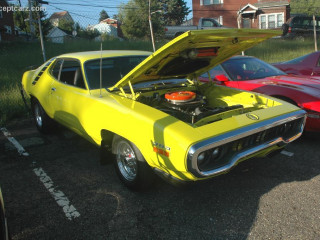 Plymouth Road Runner фото