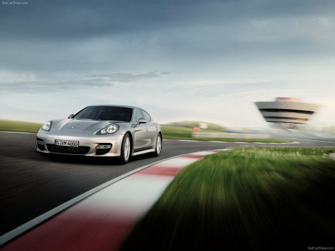 Porsche Panamera Turbo фото