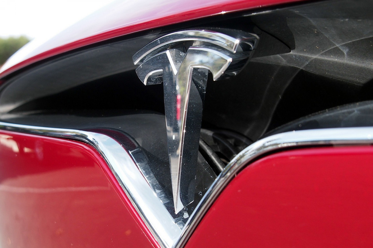 Tesla Model X фото 168750