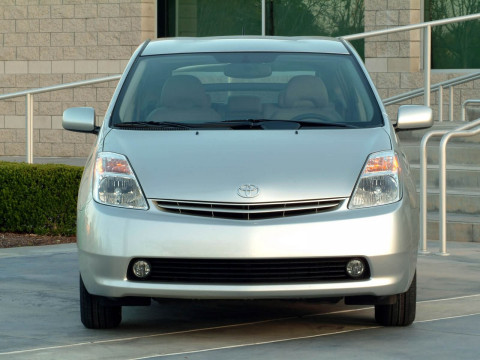 Toyota Prius фото