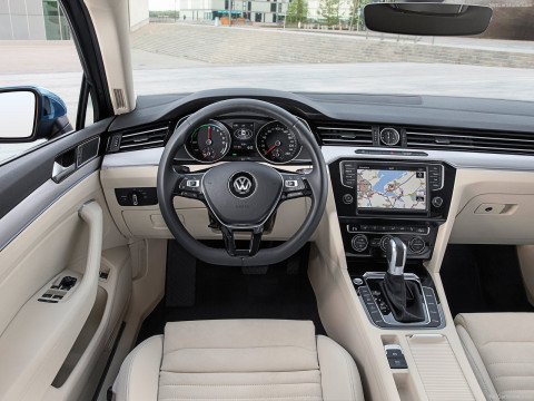 Volkswagen Passat GTE фото
