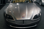 Спереди автомобили Fisker напоминают Aston Martin