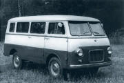 Рамный восьмиместный микроавтобус «Москвича-А9» с 45-сильным мотором "407 " достигал скорости 90 км/ч и расходовал 10-12,5 л бензина на 100 км
