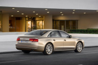 1_Audi_A8_2011_10.jpg