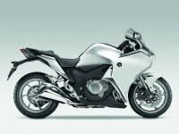 1_Honda_VFR1200F_4.jpg