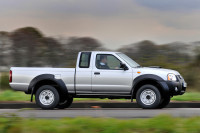 1_Nissan_NP300_UK4.jpg