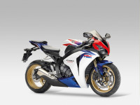 Honda_CBR_RR_Firebla-11.jpg