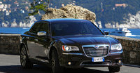 Lancia начала продажи седана класса люкс