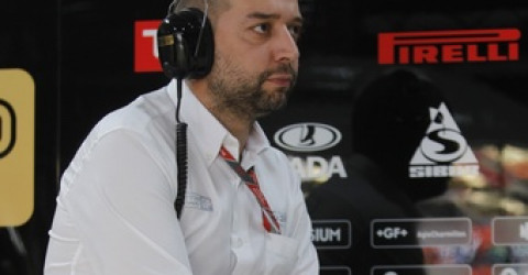 Владелец команды Lotus объяснил причины увольнения Петрова и Сенны