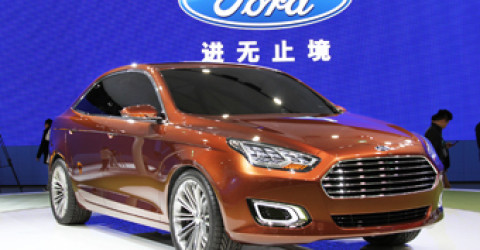 Компания Ford представила новый седан Escort