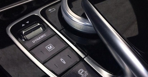 Интернетом пролетели снимки «внутренности» Mercedes C63 AMG