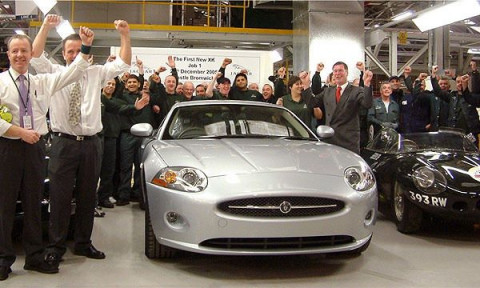 В Англии сошел с конвейера первый новый Jaguar XK